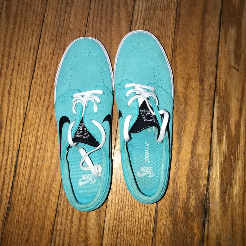 LAST CHANCE  men’s nike shoes